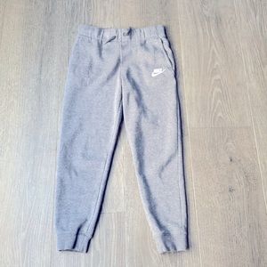 Girls Nike joggers-like new So soft!